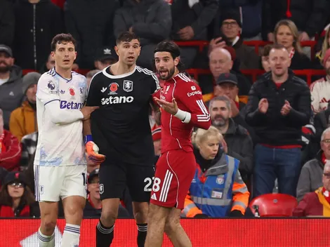 Liverpool marca após falha bizarra de Dibu Martínez pelo Aston Villa