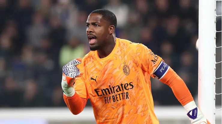 Milan vence Roma por 1 a 0 com pênalti defendido por Maignan. (Photo by Marco Luzzani/Getty Images)