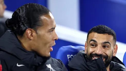 Van Dijk, do Liverpool, rebate crítica sobre falta de liderança feita por Rooney. (Photo by Alex Davidson/Getty Images)