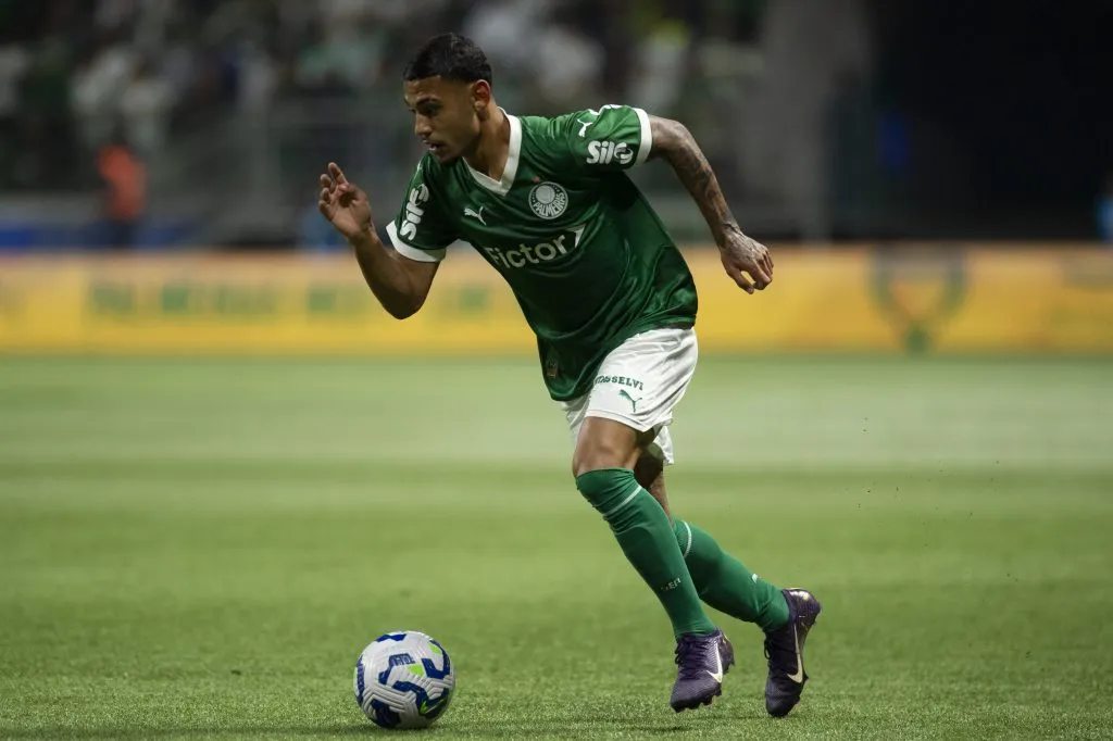 Riquelme Fillipi em campo pelo Palmeiras (Foto: Anderson Romao/AGIF)