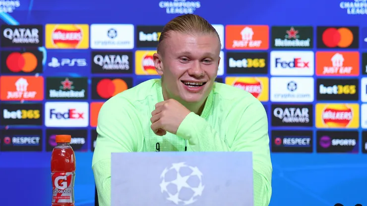 Erling Haaland em declaração pelo Manchester City. (Foto: Molly Darlington/Getty Images)
