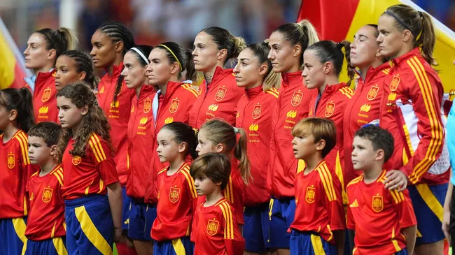 Jogadoras da Espanha antes de jogo na Women's Nations League