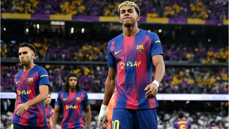 Yamal é escalado por Flick para confronto na Champions. Foto: David Ramos/Getty Images