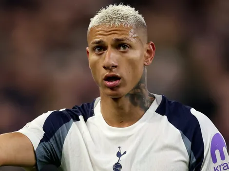 Richarlison perde pênalti na Champions League e web não poupa críticas