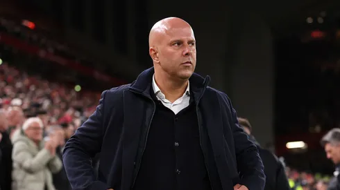 Arne Slot está pressionado no Liverpool após início ruim de temporada. Foto: Carl Recine/Getty Images.