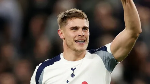 Micky van de Ven pelp Tottenham. Foto: Warren Little/Getty Images