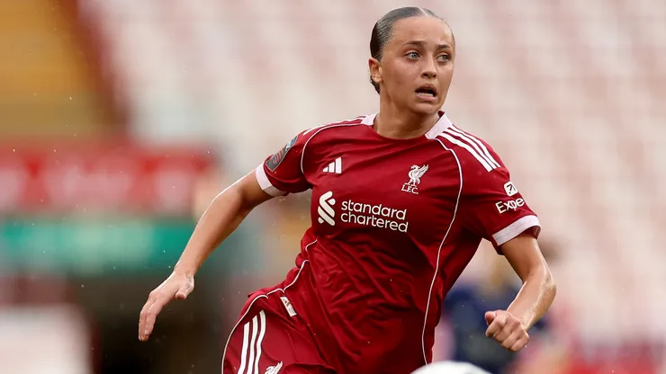 Após susto, Mia Enderby se recupera e volta aos treinos pelo Liverpool - Foto: Carl Recine/Getty Images
