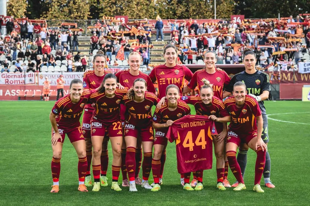 A Roma é a grande favorita para conquistar o título da competição – Foto: Reprodução/Roma/X