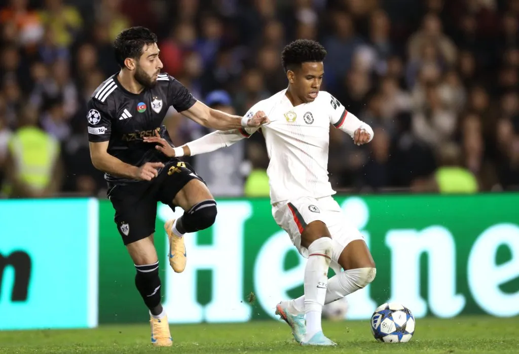 Estêvão em jogo contra o Qarabag, pela Champions League (Foto: Aziz Karimov/Getty Images)