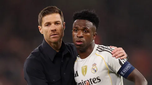 Vini Jr está entediado com o modelo de jogo proposto por Xabi Alonso no Real Madrid. (Foto: Carl Recine/Getty Images)