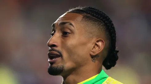 Raphinha está entre os candidatos a melhor jogador do mundo (Foto: Buda Mendes/Getty Images)
