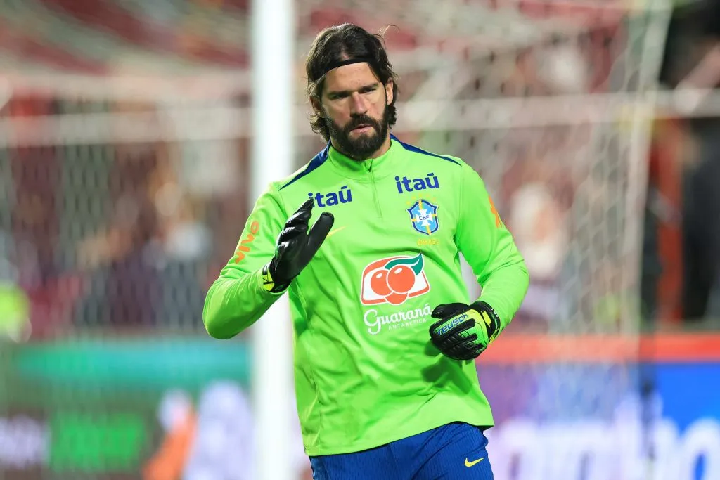 Alisson Becker concorre ao prêmio de melhor goleiro do mundo (Foto: Buda Mendes/Getty Images)