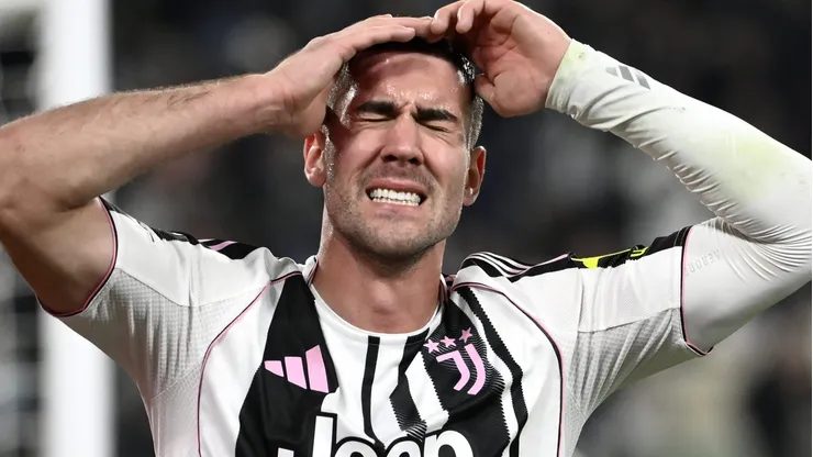 Juventus quer renovar o contrato de Dusan Vlahovic. (Photo by Stefano Guidi/Getty Images)