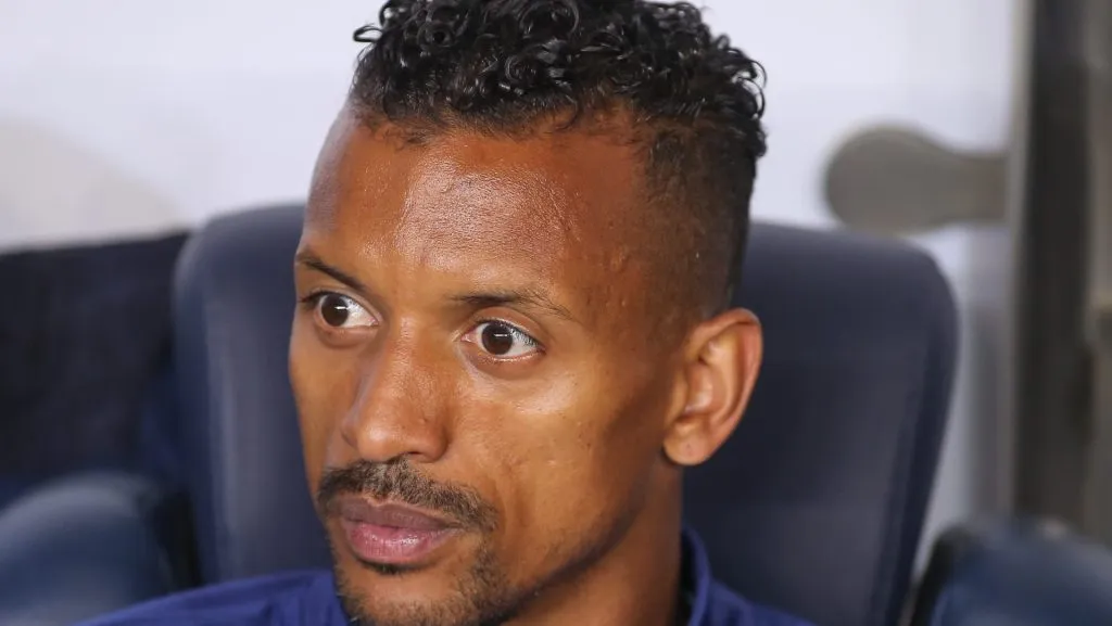Luis Nani, do Adana Demirspor, observa o jogo da Superliga Turca entre Fenerbahce e Adana Demirspor, no Estádio Ulker, em 3 de abril de 2024, em Istambul, Turquia. (Foto: Ahmad Mora/Getty Images)