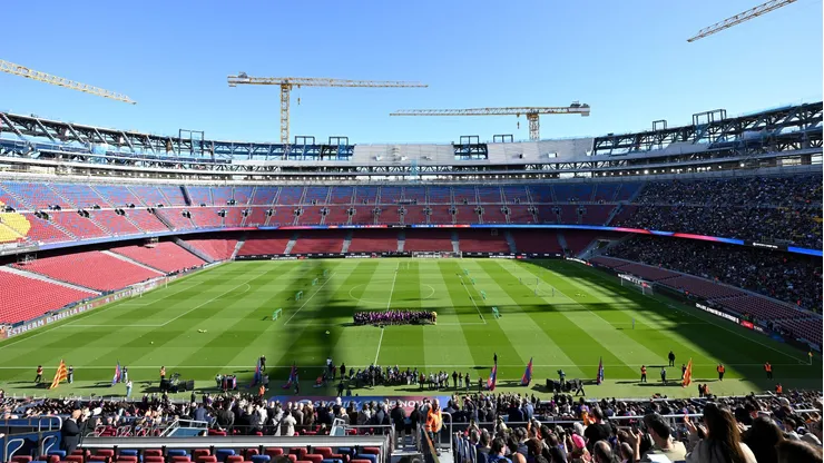 A UEFA liberou o Spotify Camp Nou para o jogo de 9 de dezembro contra o Eintracht Frankfurt, marcando o retorno parcial do estádio após reformas e reforçando o fator casa que o Barça precisa para reagir na Champions. (David Ramos/Getty Images)