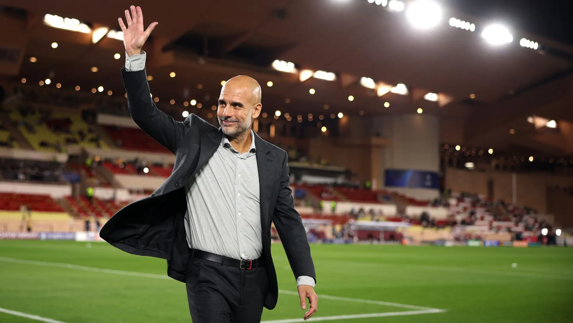 Pep Guardiola durante partida da Liga dos Campeões. Foto: Alex Pantling/Getty Images
