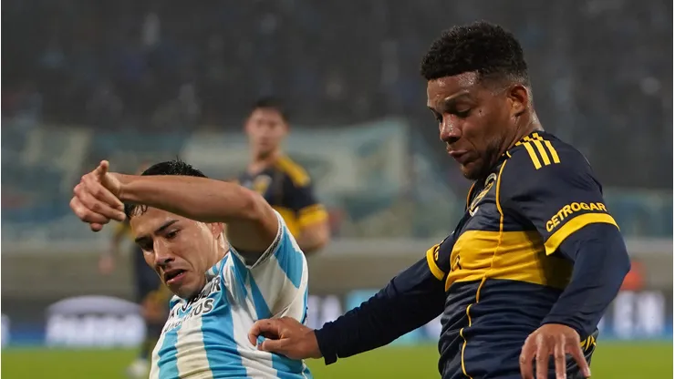 Frank Fabra, lateral-esquerdo do Boca Juniors, desperta o interesse de clubes colombianos como Millonarios e Deportivo Cali para 2026. (Foto: Joaquín Camiletti/Getty Images)