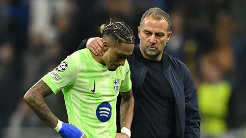 Raphinha e Hansi Flick pelo Barcelona.