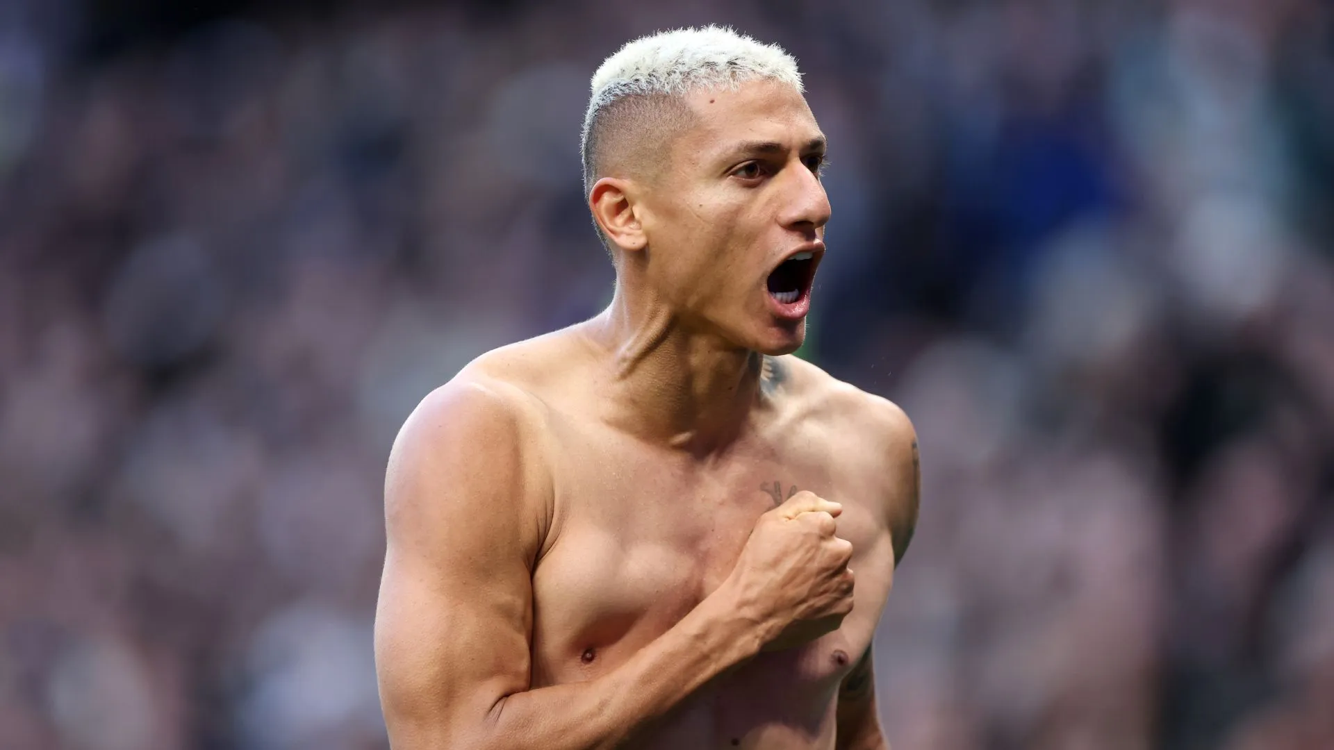 Richarlison fez gol nos acréscimos de Tottenham x Manchester United (foto: Alex Pantling/Getty Images)