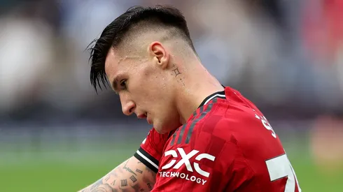 Manchester United mantém cautela após lesão de Šeško. Foto: Julian Finney