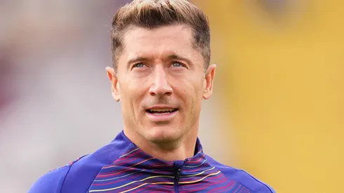 Agente de Lewandowski realiza reunião com o Milan e atacante pode deixar o Barcelona. (Foto: Alex Caparros/Getty Images)