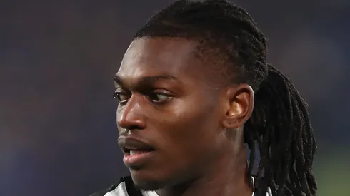 Milan está disposto a negociar Rafael Leão em definitivo. (Photo by Marco Luzzani/Getty Images)