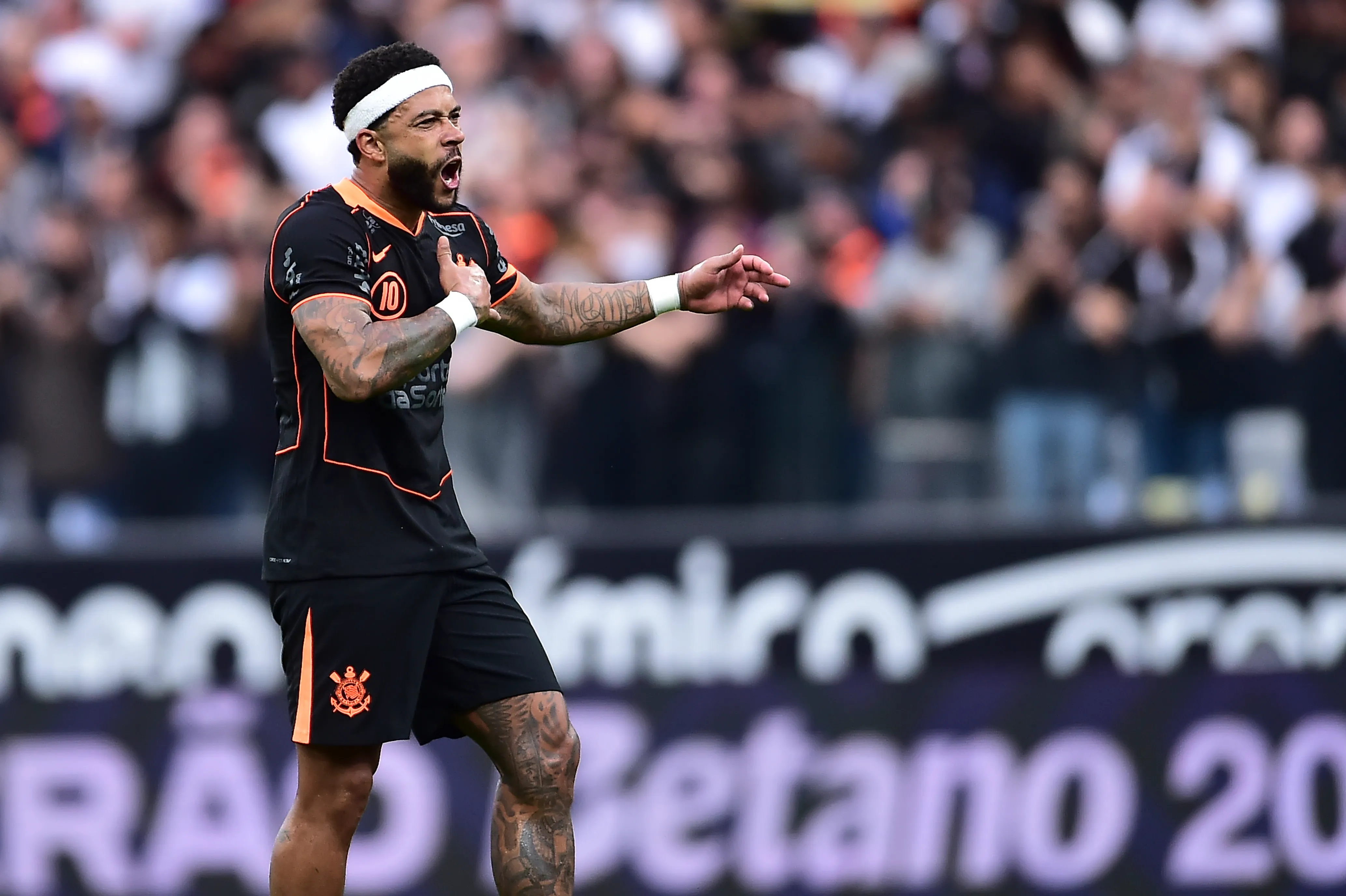 Depay não deixará o Corinthians. Foto: Mauro Horita/Getty Images