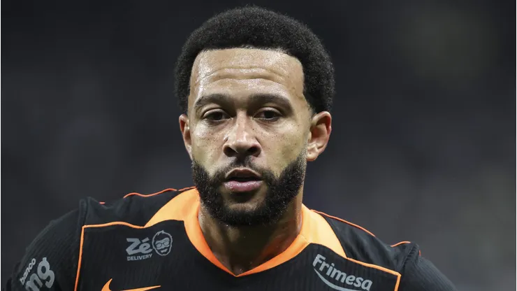 Depay pelo Corinthians. Foto: Alexandre Schneider/Getty Images