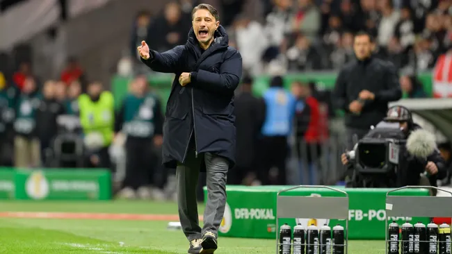 Niko Kovac gesticula durante partida. Foto: Christian Kaspar-Bartke/Getty Images