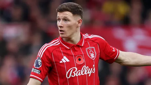 Liverpool e Manchester United miram a contratação de Elliot Anderson. Foto: Matt McNulty/Getty Images