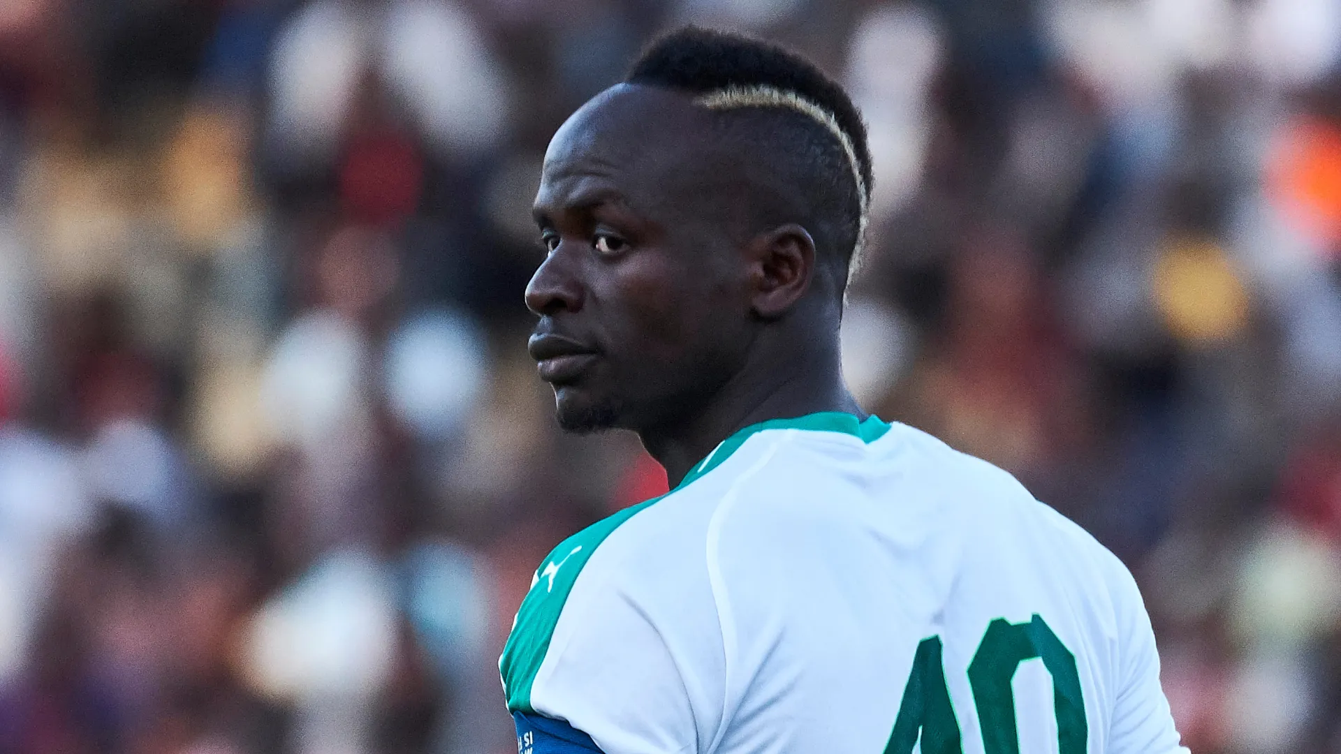 Sadio Mané, de costas, durante partida pela Seleção de Senegal