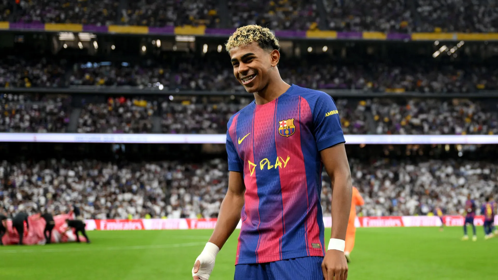 Lamine Yamal em jogo do Barcelona (foto: David Ramos/Getty Images)