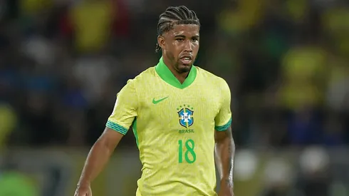 Andrey Santos pela Seleção Brasileira. (Foto: Thiago Ribeiro/AGIF)