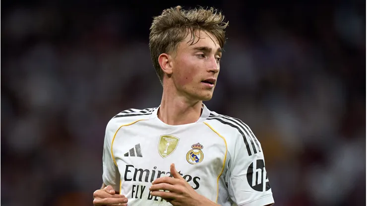 Zagueiro do Real Madrid, Dean Huijsen, saiu em defesa de Vini Jr e Lamine Yamal após confusão contra o Barcelona. (Foto: Angel Martinez/Getty Images)