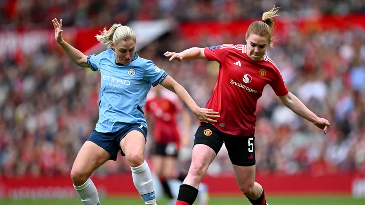 Clássico de Manchester pode movimentar as três primeiras posições da Women's Super League - Foto: Gareth Copley/Getty Images