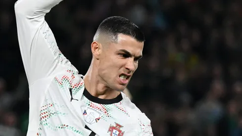 Cristiano Ronaldo é expulso em Irlanda x Portugal após agredir jogador adversário. (Photo by Charles McQuillan/Getty Images)