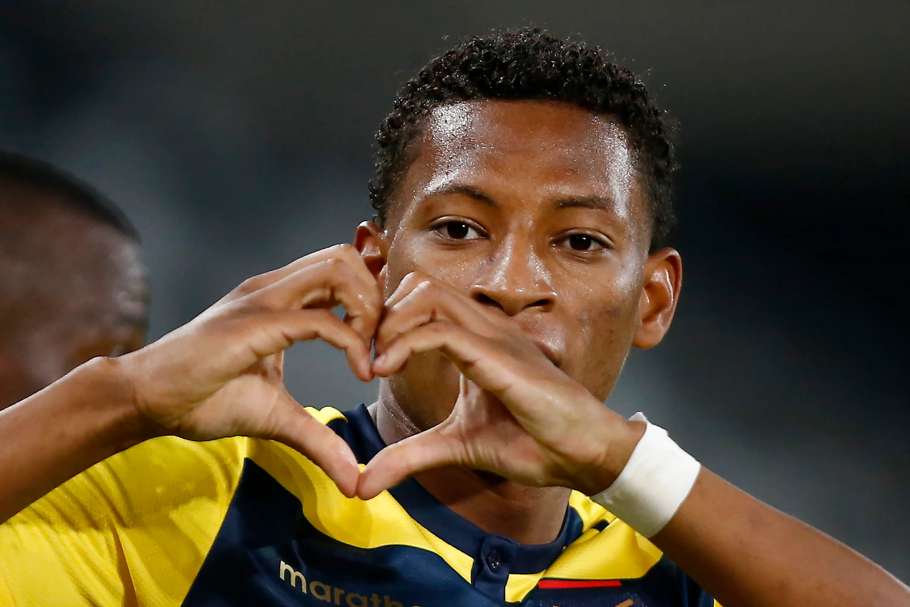 Plata em campo com o Equador (Foto: Wagner Meier/Getty Images)