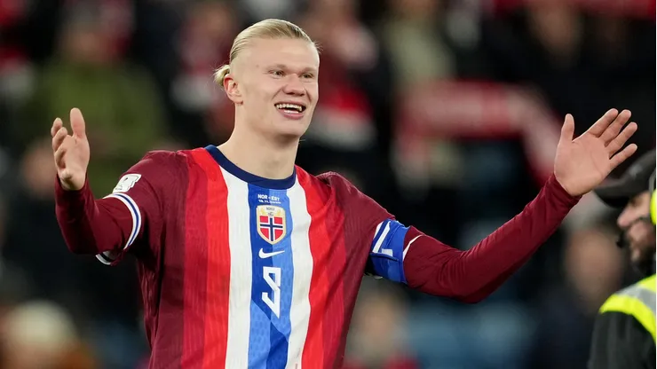 Erling Haaland ajudou, mais uma vez, a Noruega vencer nas Eliminatórias e está perto da vaga na Copa do Mundo (Foto: Marius Nordnes / Nordnes Foto/Getty Images)