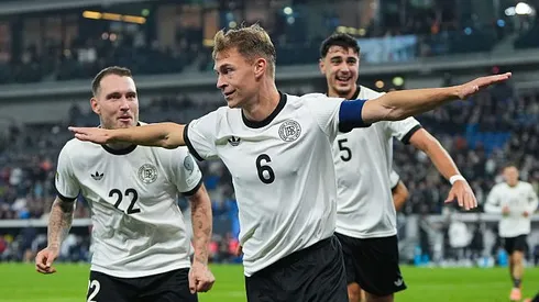 Joshua Kimmich, que deve ser titular contra o Luxemburgo, nesta sexta (14), pelas Eliminatórias. (foto: Pau Barrena/Getty Images)