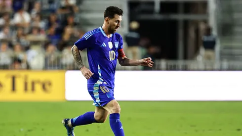 Messi em ação pela Argentina. Lionel Messi em jogo da Seleção Argentina.