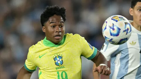 Endrick em ação pela Seleção Brasileira.