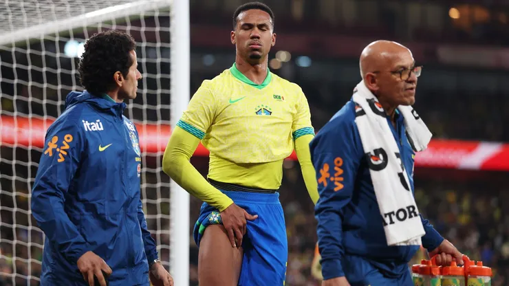 Lesão de Gabriel Magalhães em amistoso Brasil x Senegal acende alerta no Arsenal antes de enfrentar Tottenham, Bayern e Chelsea. (foto: Ryan Pierse/Getty Images)