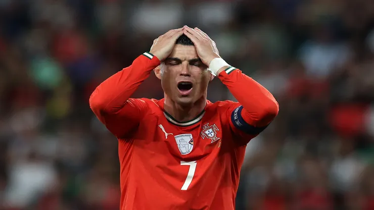 Cristiano Ronaldo na partida contra a Irlanda em que foi expulso - Carlos Rodrigues/Getty Images