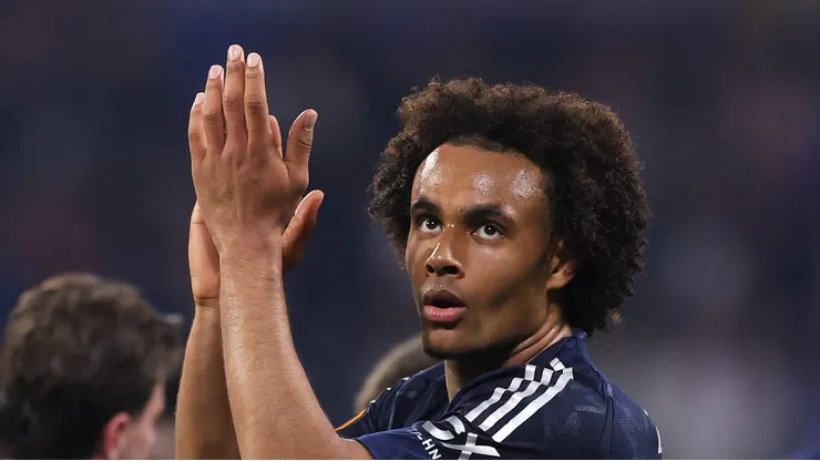Manchester United quer emprestar Zirkzee à Roma com opção de compra. (Photo by Michael Steele/Getty Images)
