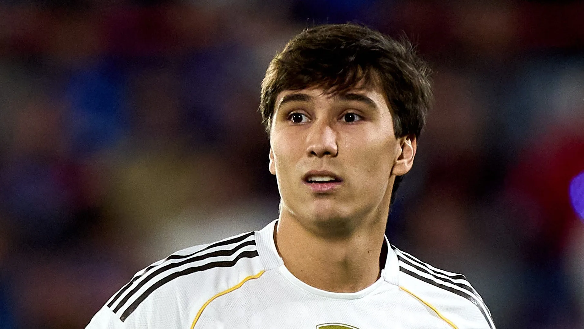 Gonzalo García, com a camisa do Real Madrid