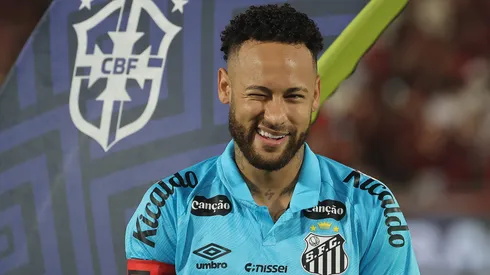 Neymar posa para foto antes de jogo do Santos (Wagner Meier/Getty Images)