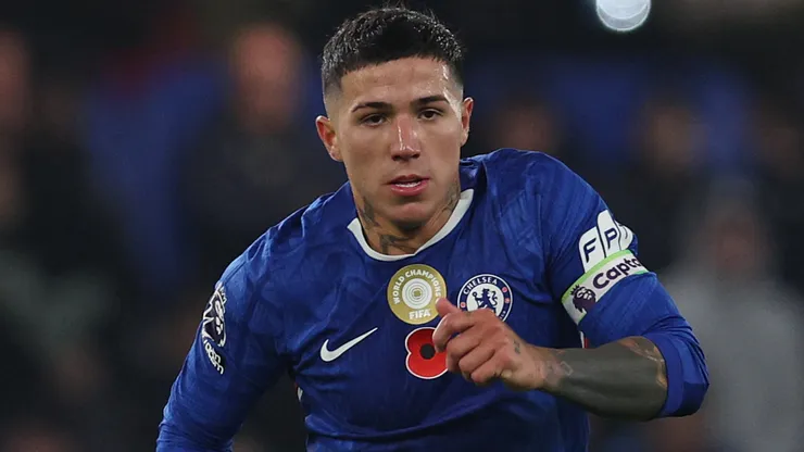 Enzo Fernández está totalmente focado no Chelsea e acordo com o Real Madrid fica mais longe. Foto: Steve Bardens/Getty Images