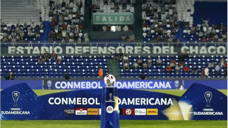 Estádio Defensores del Chaco na final da Sul-Americana. O estádio vai sediar uma final do torneio novamente neste sábado (22) entre Atlético-MG x Lanús (Foto: Cesar Olmedo - Pool/Getty Images)