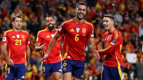 Jogadores da Espanha enfrentam a Turquia nesta terça (18) (Foto: Florencia Tan Jun/Getty Images)