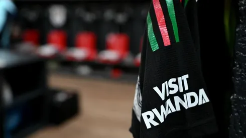 Visit Rwanda segue no uniforme do Arsenal até o fim da atual temporada